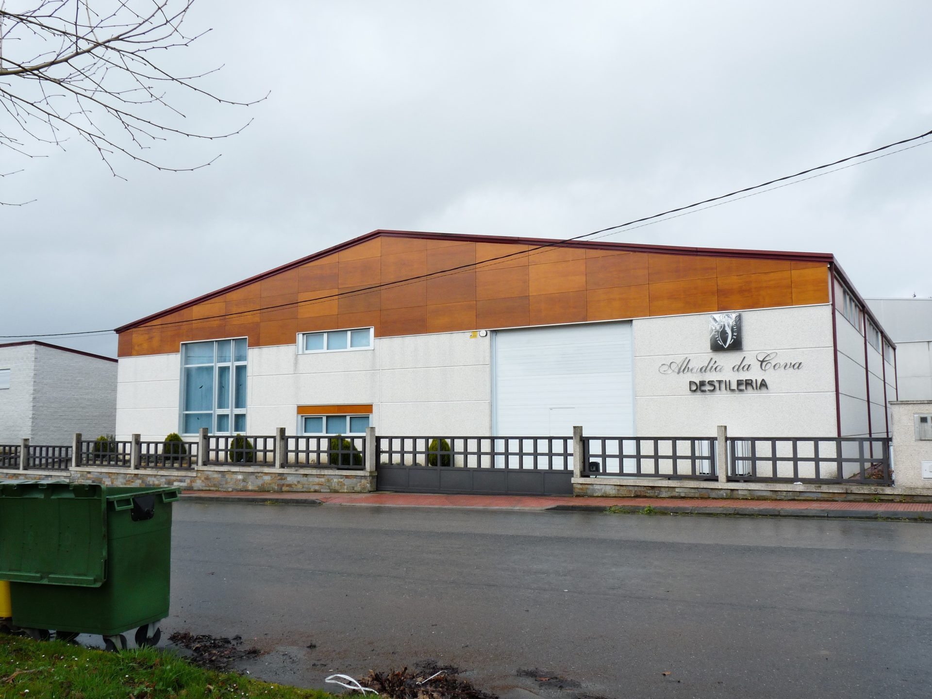 proyecto de arquitectura industrial destileria abadia da cova